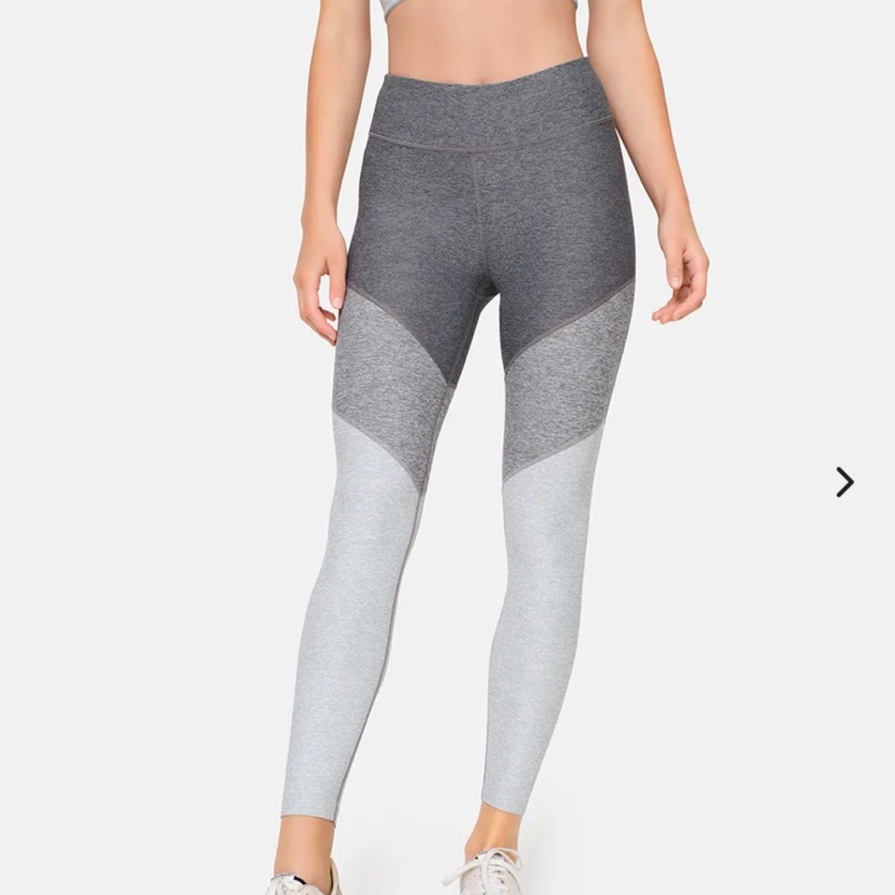 Outdoor Voices grey two-color 7/8 leggings size M